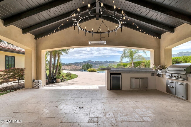 Photo - 2076 Hillsbury Rd