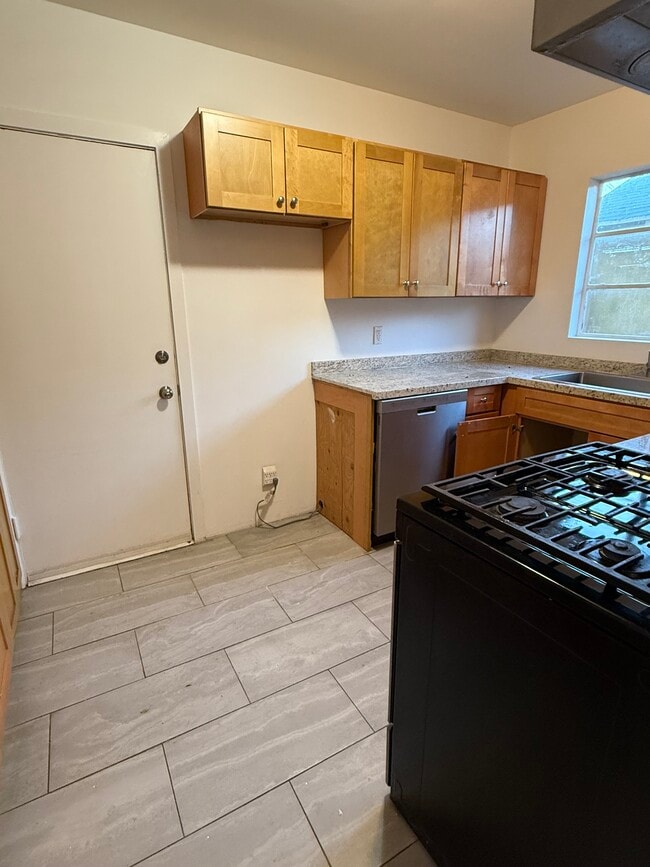 Photo - 219 E Chestnut St Unit A