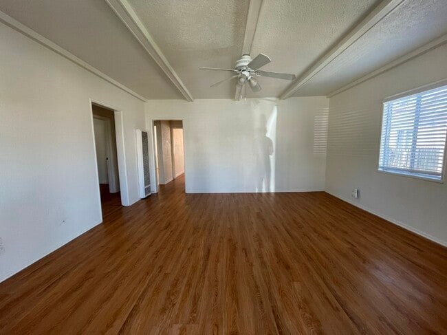 Photo - 2212 Ruhland Ave