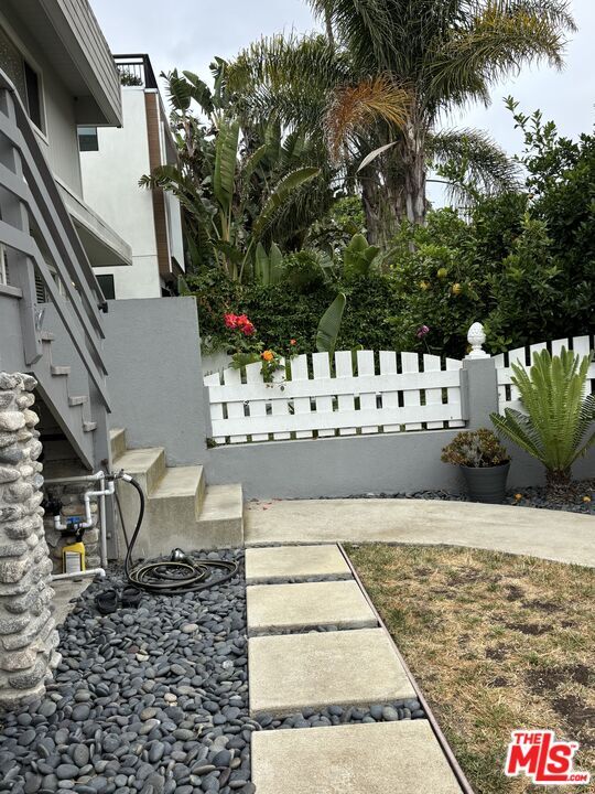 Photo - 664 Marr St