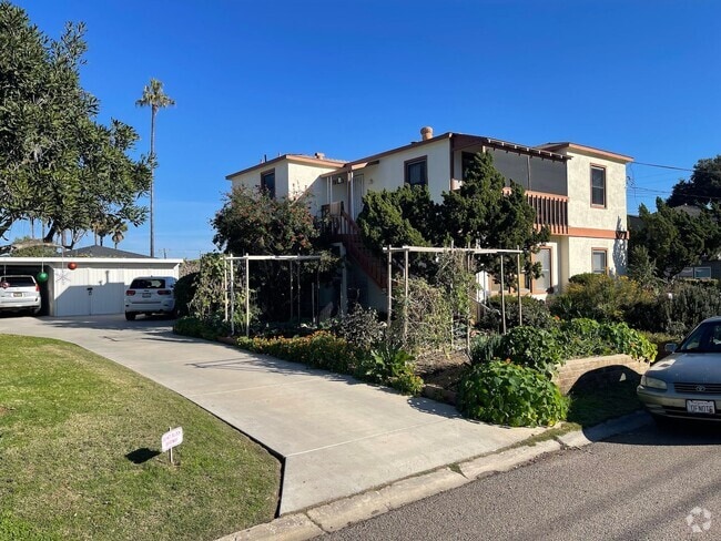 Building Photo - 1920 Carmelina Dr. Rental