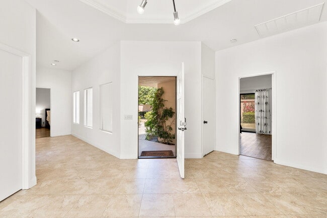 Photo - 54612 Inverness Way