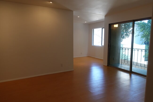 Photo - 546 N Flores St Unit 6