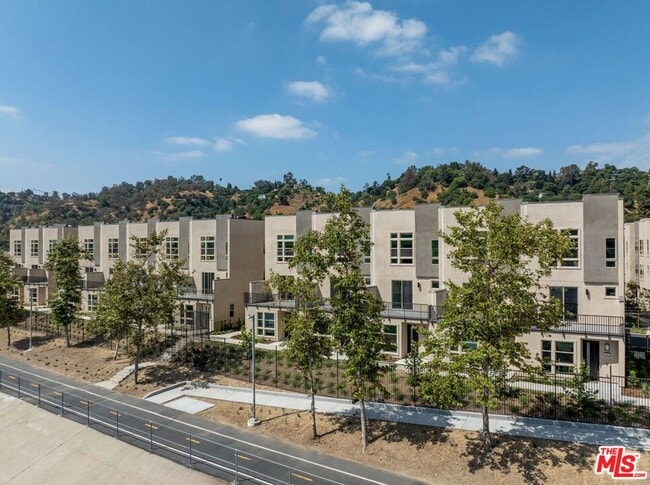 Photo - 3699 Wilshire Blvd