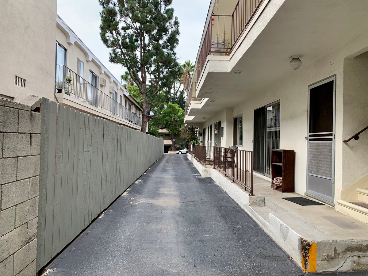 Photo - 1336 S Centinela Ave Homes
