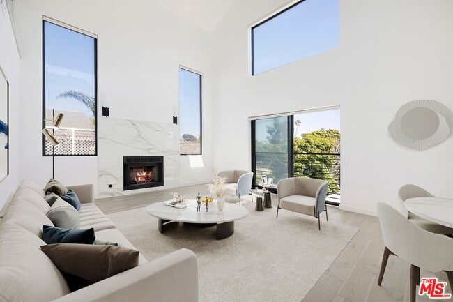 Building Photo - 2225 4th St Unit B