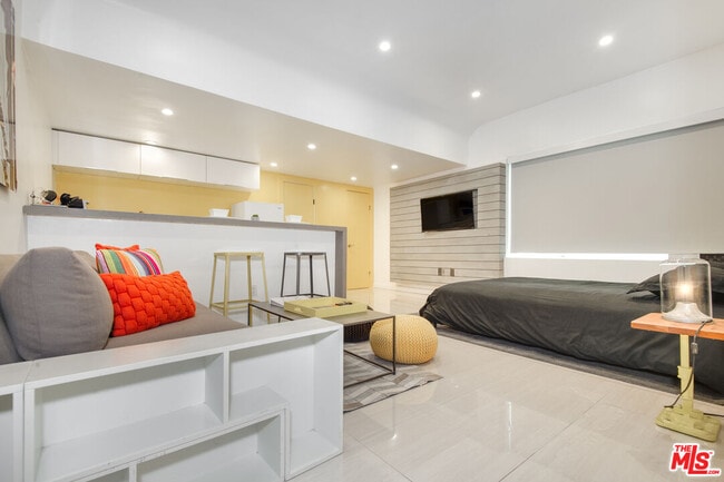 Photo - 508 Kings Rd Unit 5