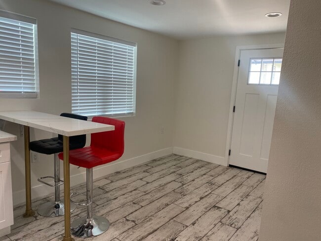 Building Photo - 232 W Alameda Ave Rental