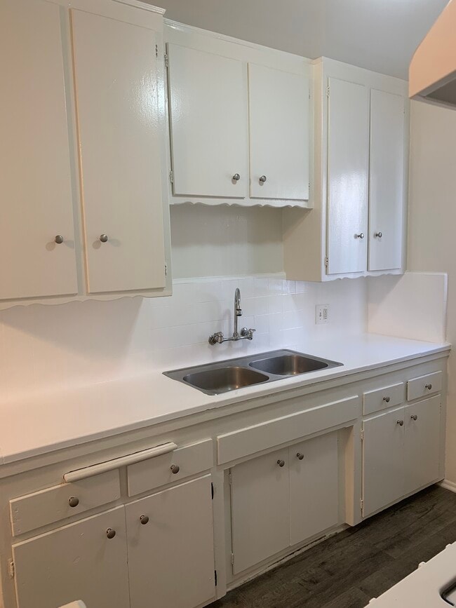 Photo - 8200 Owensmouth Ave Unit 6