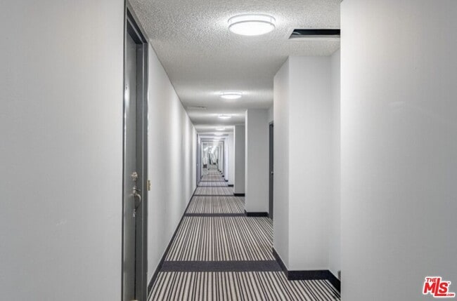 Photo - 100 S Doheny Dr Unit 209