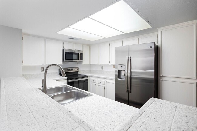 Building Photo - Spacious 2-Bedroom Home in The Aspens - Wa...