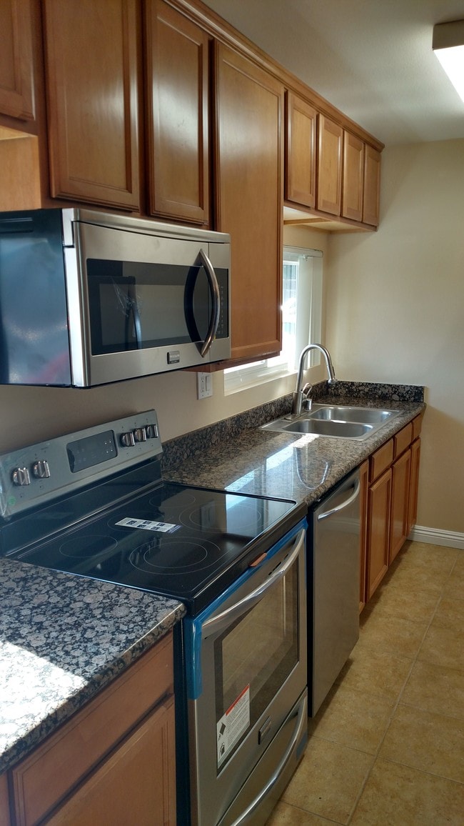 Kitchen - 6333 Mt Ada Rd Townhome
