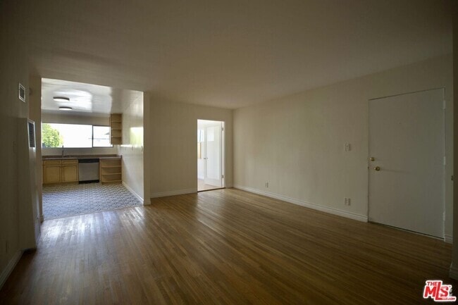 Building Photo - 1233 Barry Ave Unit 206 Rental