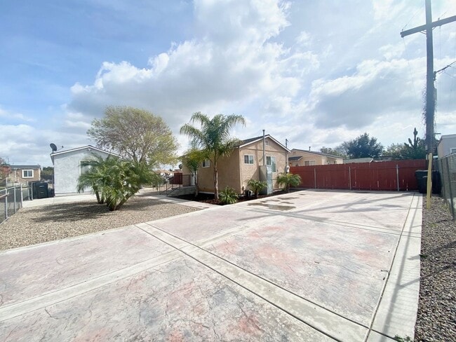 Building Photo - Euclid (Saulo Trust) Unit 3684