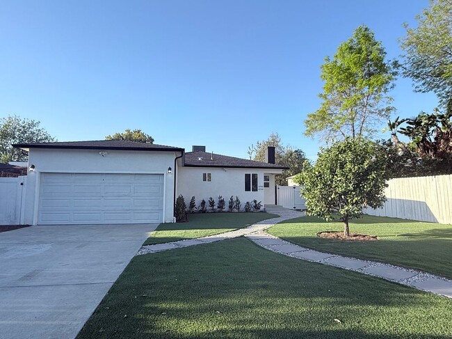 Photo - 12542 Emelita St House