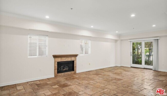 Photo - 10616 Kinnard Ave Unit 101