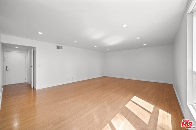 Photo - 4407 Francis Ave Unit 307