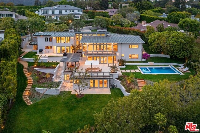 Building Photo - 1514 Sorrento Dr