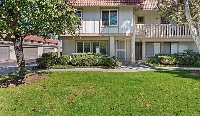 front - 3201 Via Pescado