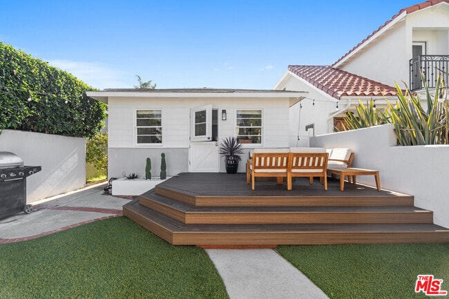 Building Photo - 668 Marr St