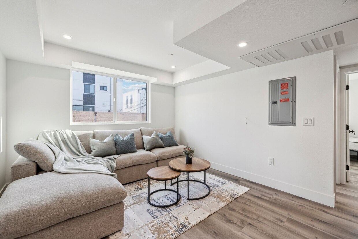 Floor Plan - 1316 West 35th Place-7B7B Whole unit