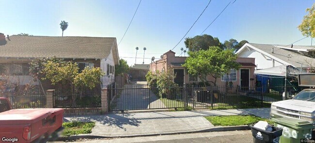 Building Photo - 530 W 52nd Pl Unit 2 Rental