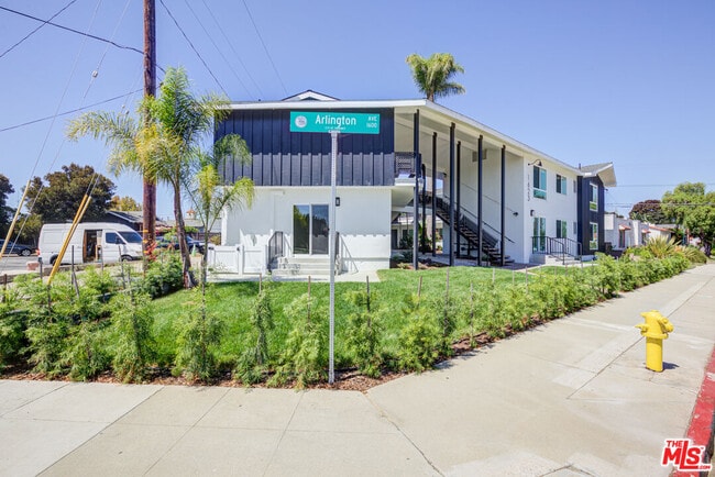 Photo - 1623 Arlington Ave Unit E