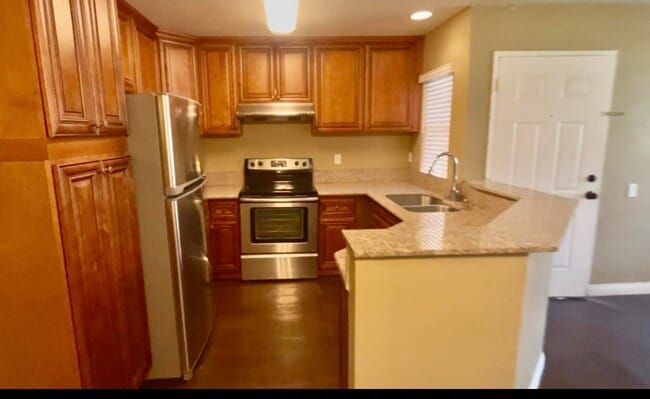 Building Photo - 78650 Avenue 42 Unit #207