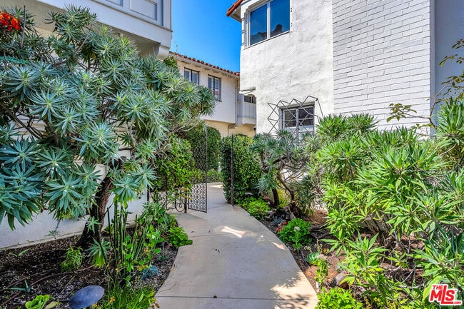 Photo - 10801 Lindbrook Dr Unit 10805