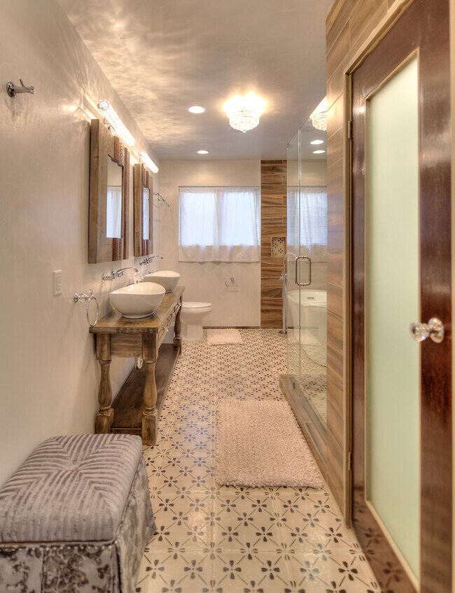 Photo - 1570 S Curson Ave