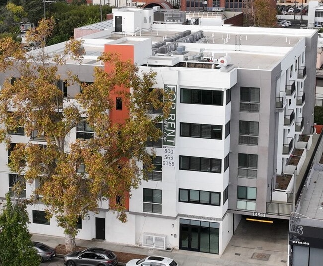 Photo - 14541 Gilmore St Apartments
