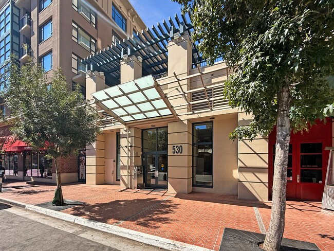 Modern Downtown Condo – 2BR/1BA in the Hea... - Modern Downtown Condo – 2BR/1BA in the Hea...