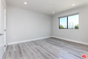 Photo - 14612 Calvert St Apartment Unit 402