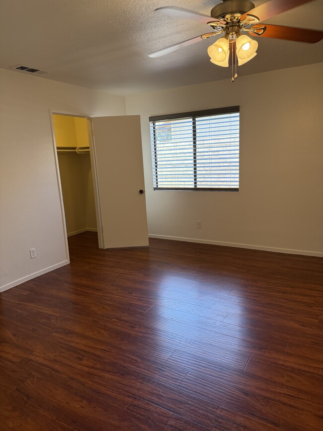 Photo - 9789 Diana Ave