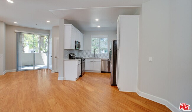 Photo - 5557 W 6th St Unit 1-305