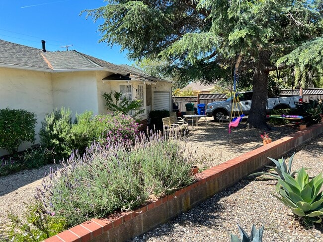 Building Photo - 2909 Ventura Dr