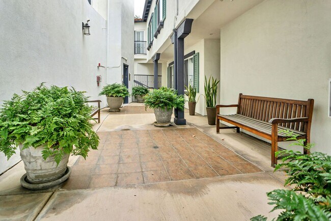 Photo - 366 Forward St Unit 1