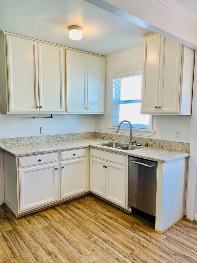 Photo - Spectacular location very close to the beach, San Clemente Pier and Del Mar Shopping Street!