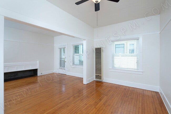 Photo - Charming 1 BR with AC in Bankers Hill with Onsite Laundry Unit 02