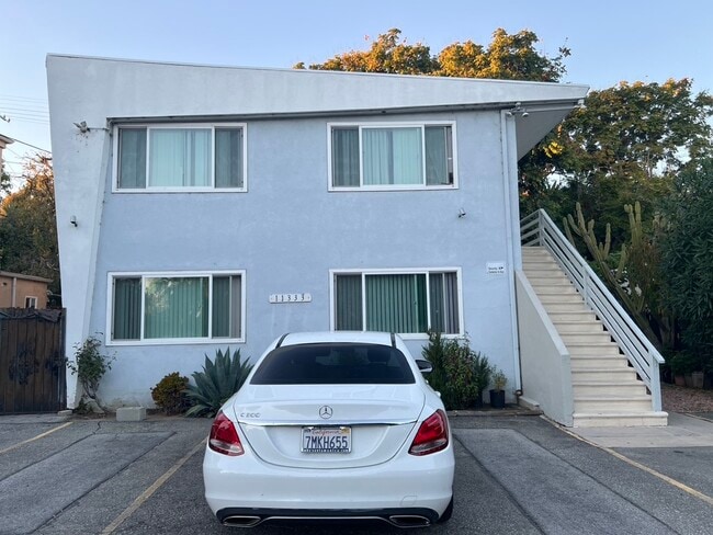 Building Photo - 11333 Venice Blvd Unit 5