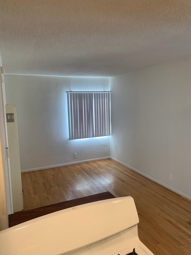 Photo - 4425 W 159th St Unit 1