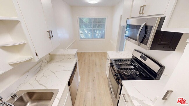 Photo - 127 N Doheny Dr Unit 129