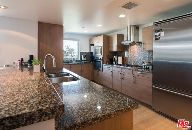 Photo - 13650 Marina Pointe Dr Unit 607