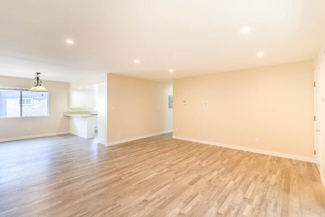 Photo - 2102 Mathews Ave Unit B