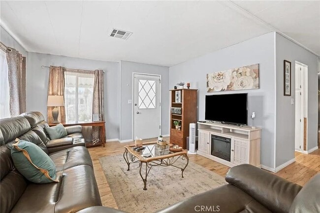 Photo - 3883 Buchanan St