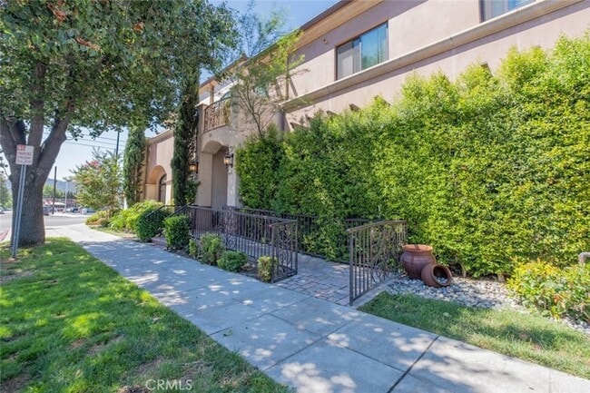 Photo - 201 N Reese Pl Condo Unit 103