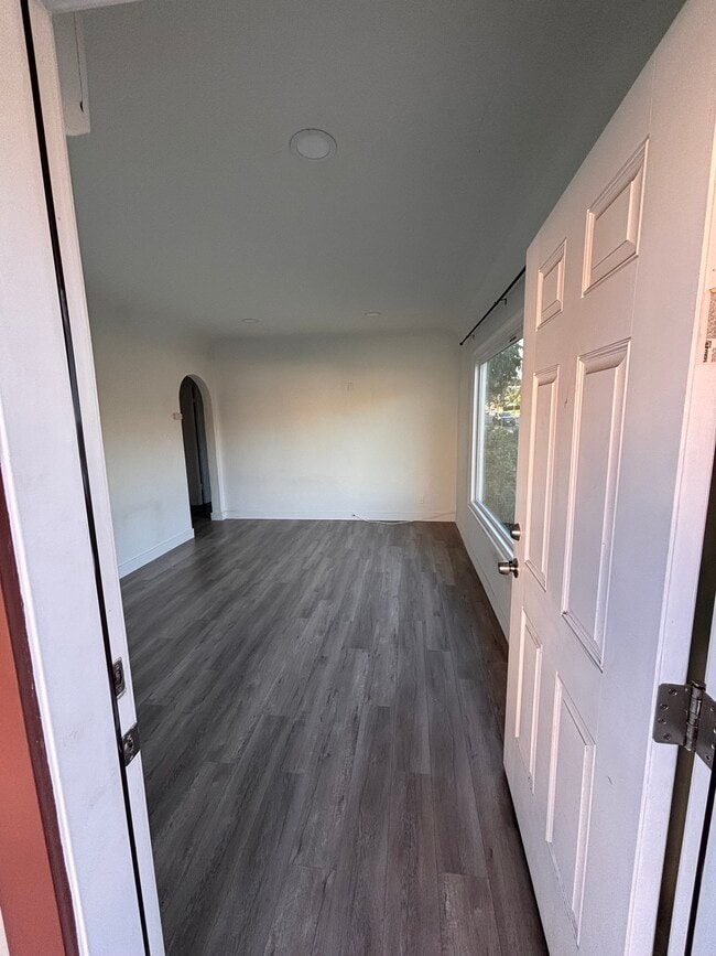 Entrance - 300 E Glenarm St