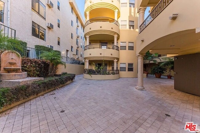 Photo - 1522 Amherst Ave Unit 101