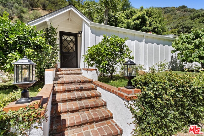 Photo - 3933 Mandeville Canyon Rd House