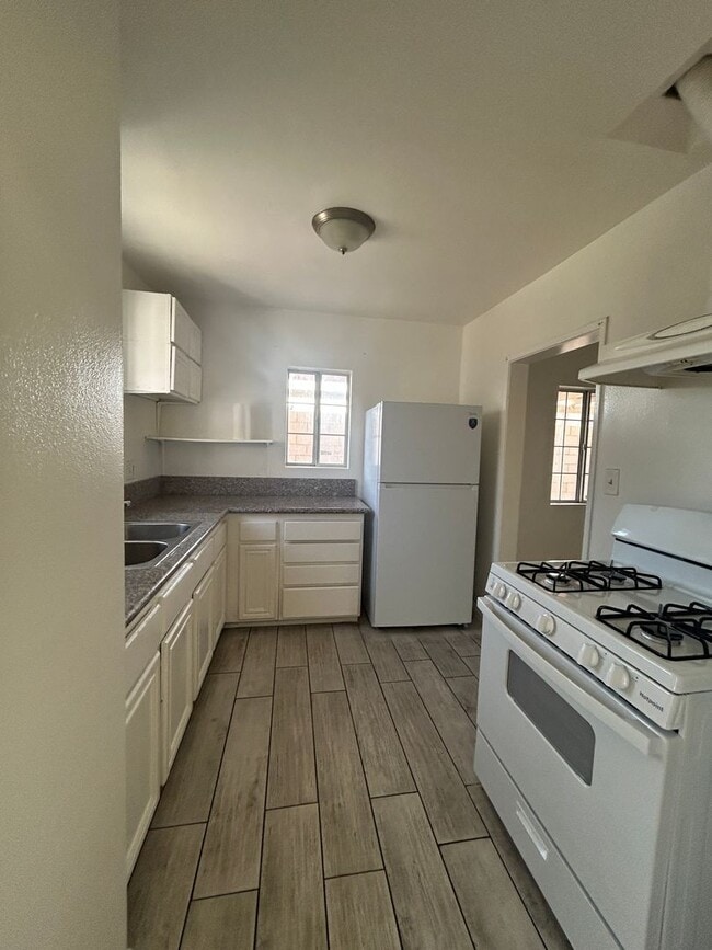 Charming 2-Bedroom Home for Rent in Lakewood - Charming 2-Bedroom Home for Rent in Lakewood